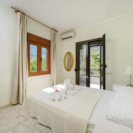 Hotel Athina Villa *