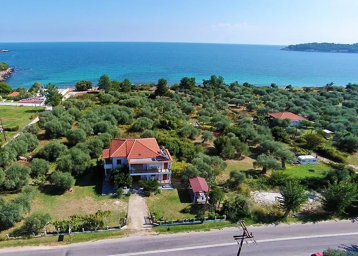 αθηνά * Κοίνυρα