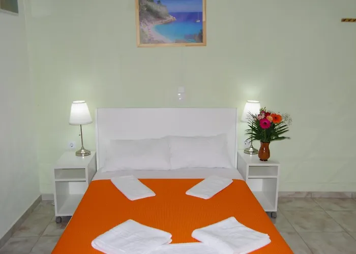 αθηνά Ξενοδοχείο *