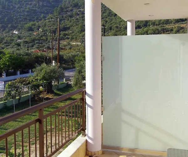 αθηνά Ξενοδοχείο Κοίνυρα